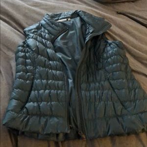 Never worn Athleta vest